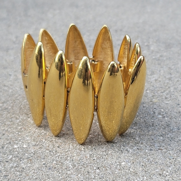 Vtg 1980s Monet Signed Gold Tone Chunky Bracelet - Picture 4 of 6